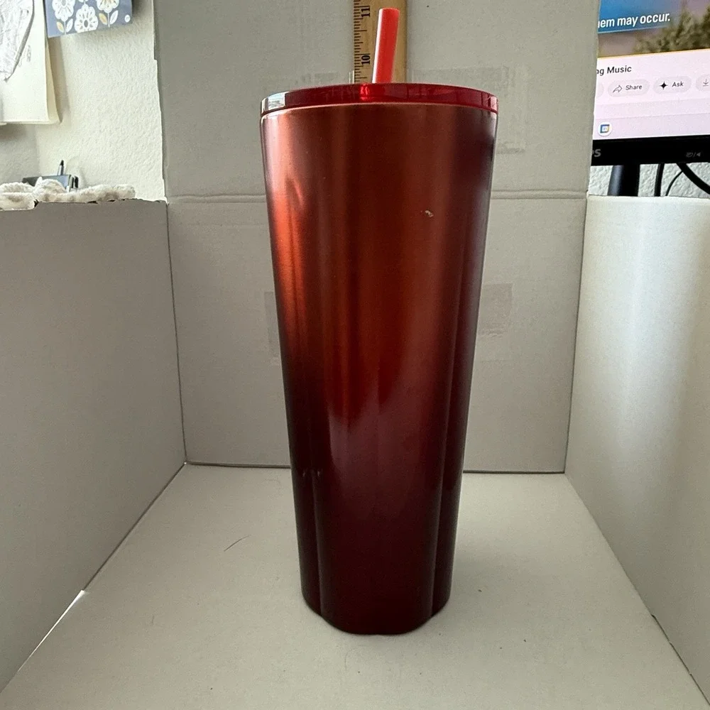 Starbucks Holiday 2020 Red Scalloped Metallic Stainless Steel Venti Tumbler 24oz